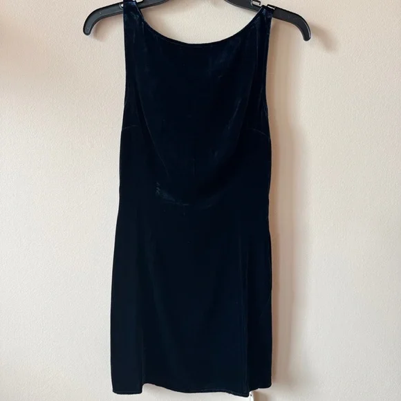 Reformation Brisbane Velvet Dress Navy NWT size 0 - Picture 2 of 3